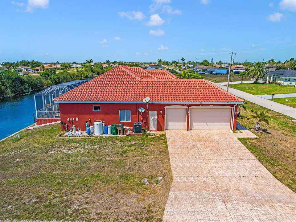 For Sale: $499,000 (3 beds, 2 baths, 2210 Square Feet)