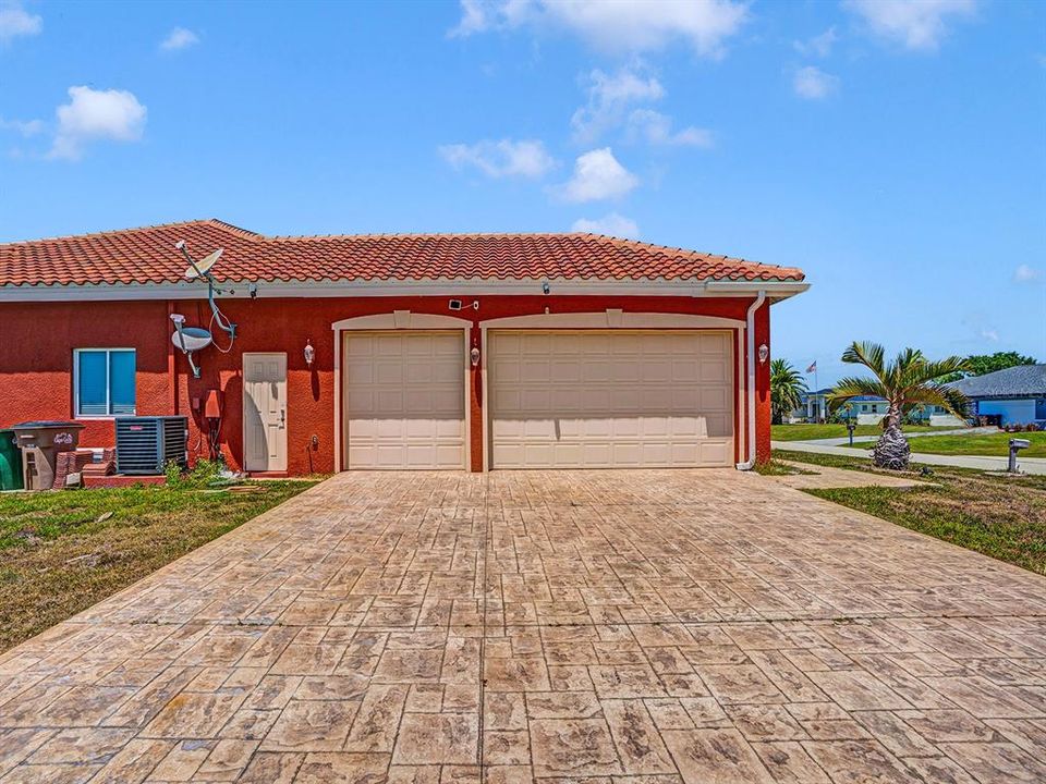 For Sale: $499,000 (3 beds, 2 baths, 2210 Square Feet)