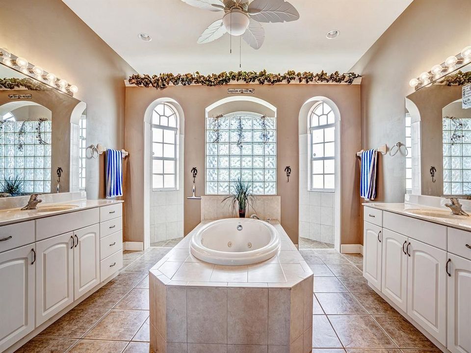 For Sale: $499,000 (3 beds, 2 baths, 2210 Square Feet)