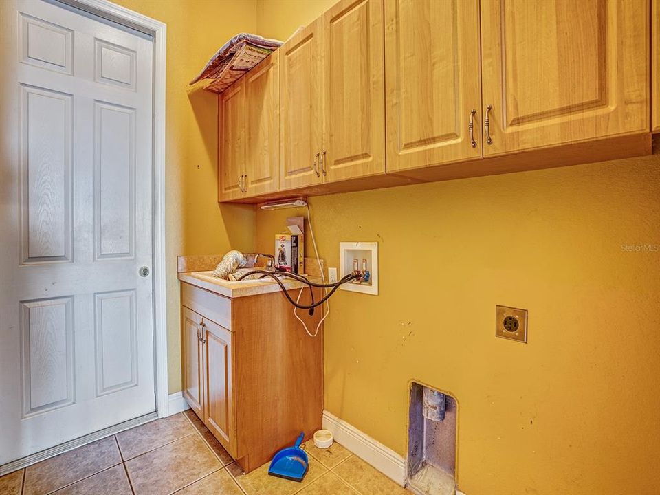 For Sale: $499,000 (3 beds, 2 baths, 2210 Square Feet)