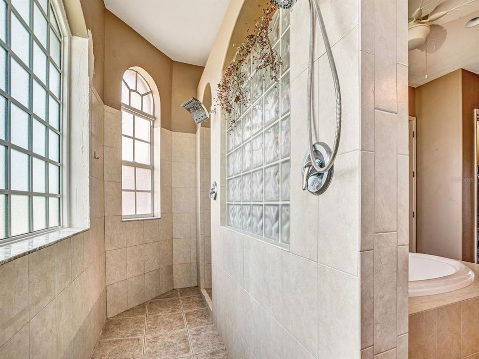 For Sale: $499,000 (3 beds, 2 baths, 2210 Square Feet)