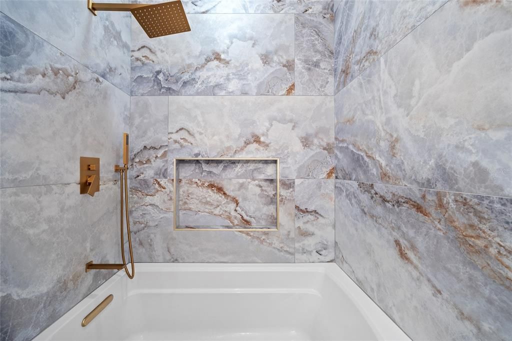 En Venta: $315,000 (3 camas, 2 baños, 1674 Pies cuadrados)