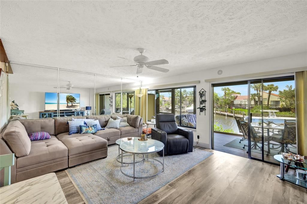 En Venta: $315,000 (3 camas, 2 baños, 1674 Pies cuadrados)