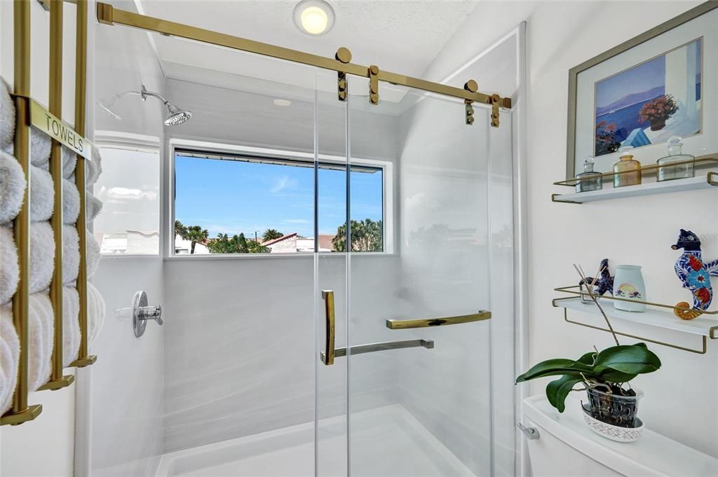 En Venta: $315,000 (3 camas, 2 baños, 1674 Pies cuadrados)