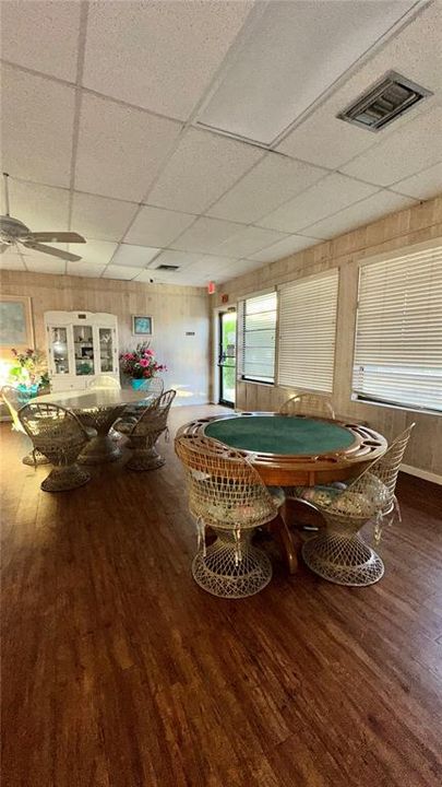 For Sale: $410,000 (1 beds, 1 baths, 624 Square Feet)