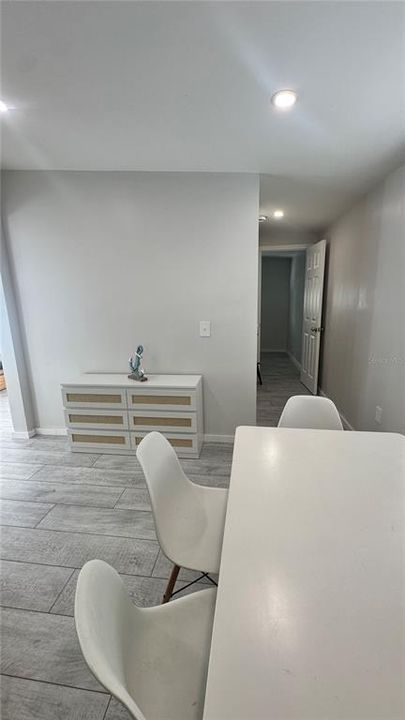 For Sale: $410,000 (1 beds, 1 baths, 624 Square Feet)