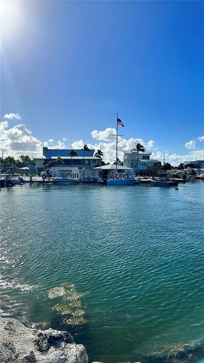 For Sale: $410,000 (1 beds, 1 baths, 624 Square Feet)