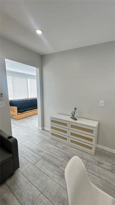 For Sale: $410,000 (1 beds, 1 baths, 624 Square Feet)