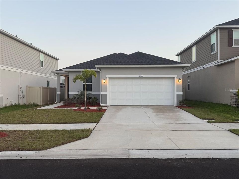 Recently Rented: $2,300 (3 beds, 2 baths, 1395 Square Feet)