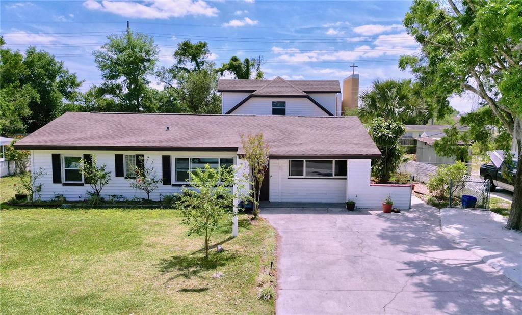 Recently Sold: $448,000 (7 beds, 3 baths, 2604 Square Feet)