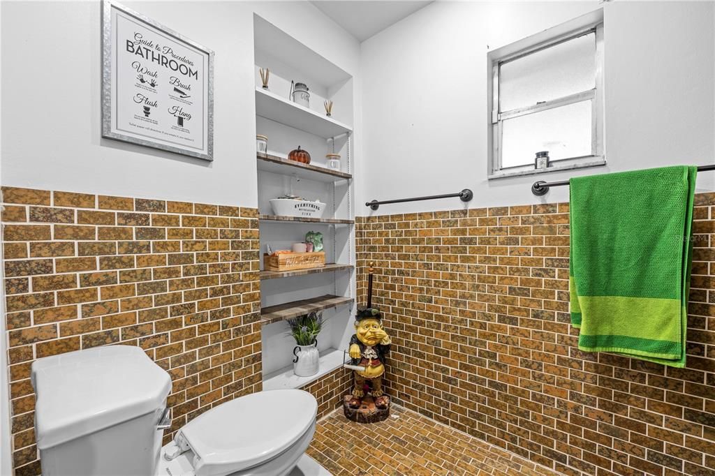 待售: $620,000 (8 贝兹, 7 浴室, 5768 平方英尺)