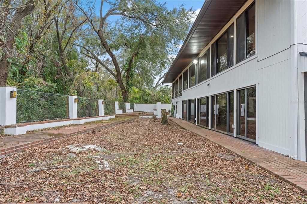 待售: $620,000 (8 贝兹, 7 浴室, 5768 平方英尺)