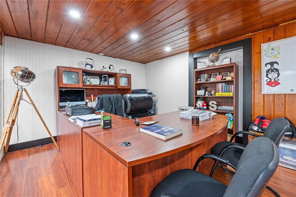 待售: $620,000 (8 贝兹, 7 浴室, 5768 平方英尺)