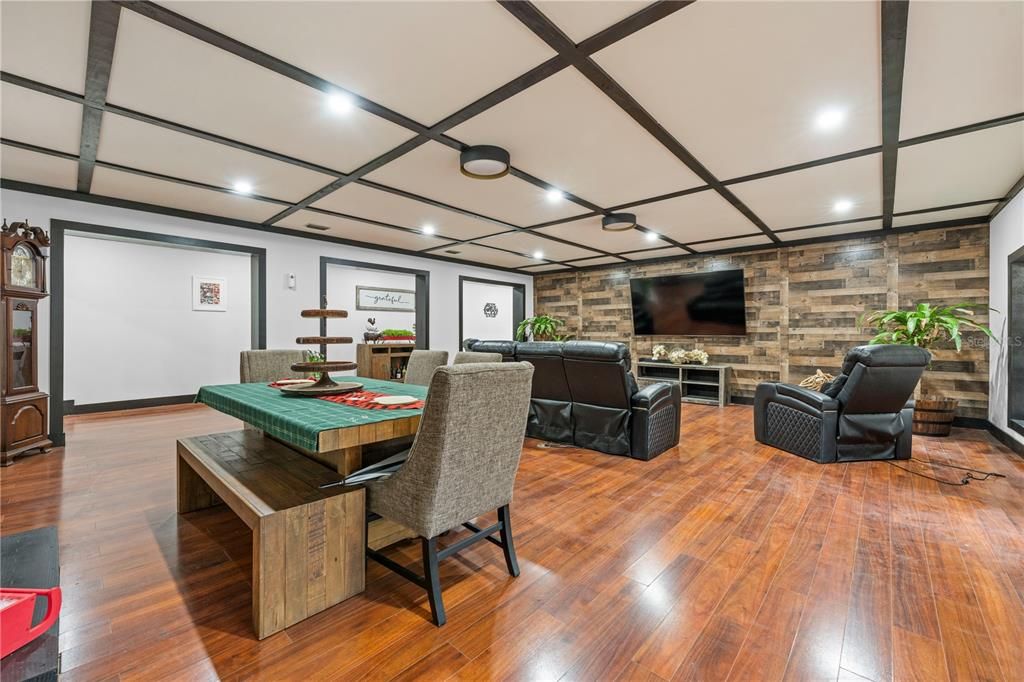 待售: $620,000 (8 贝兹, 7 浴室, 5768 平方英尺)