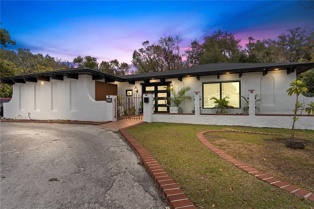 待售: $620,000 (8 贝兹, 7 浴室, 5768 平方英尺)