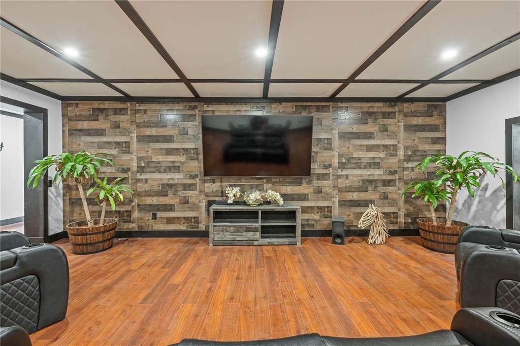 待售: $620,000 (8 贝兹, 7 浴室, 5768 平方英尺)