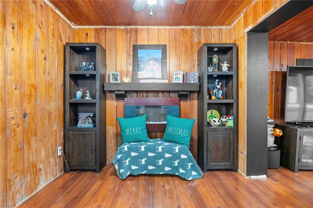 待售: $620,000 (8 贝兹, 7 浴室, 5768 平方英尺)