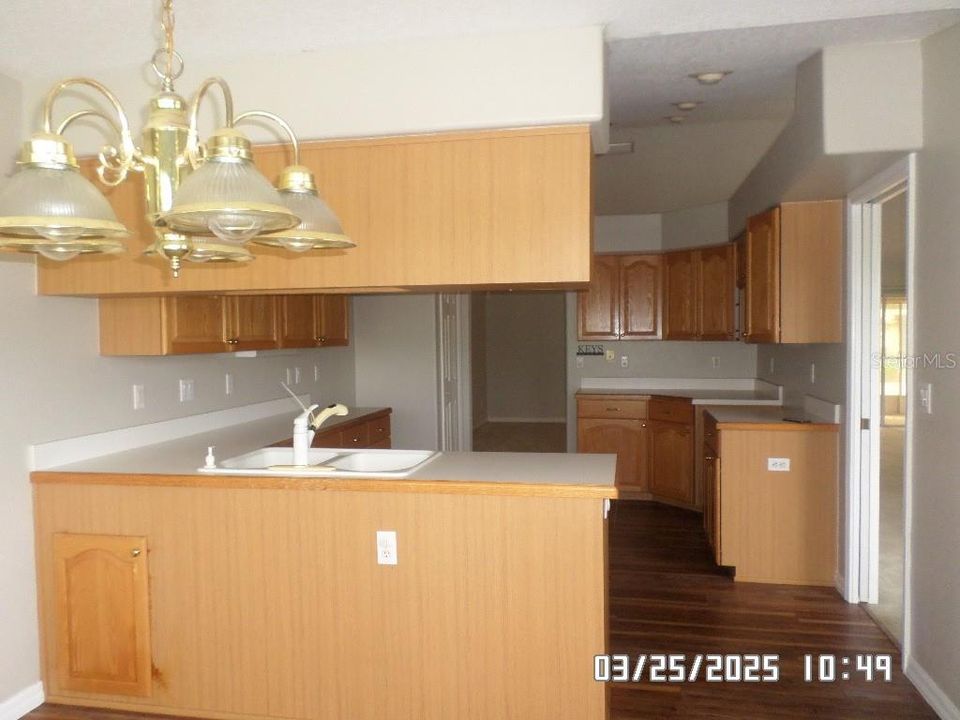 For Sale: $262,000 (3 beds, 2 baths, 2253 Square Feet)