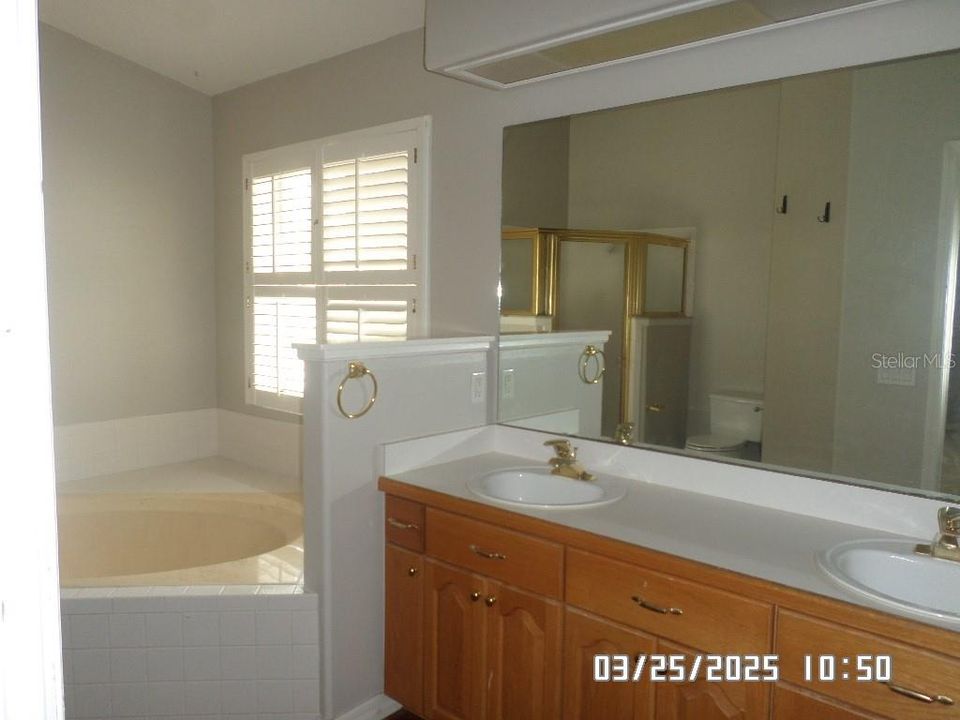 For Sale: $262,000 (3 beds, 2 baths, 2253 Square Feet)