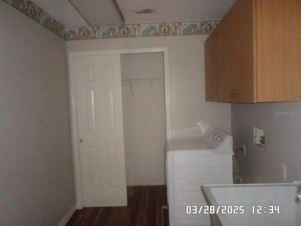 For Sale: $262,000 (3 beds, 2 baths, 2253 Square Feet)