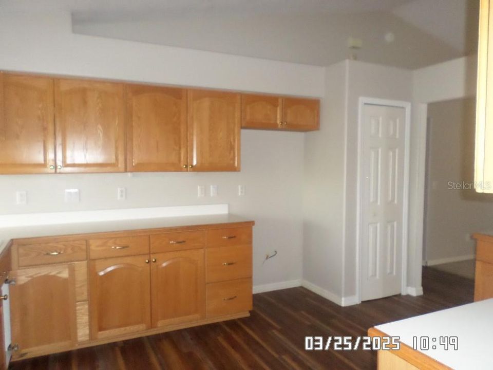 For Sale: $262,000 (3 beds, 2 baths, 2253 Square Feet)