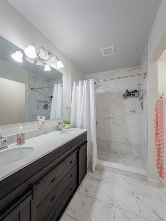 En Renta: $1,800 (2 camas, 1 baños, 1159 Pies cuadrados)