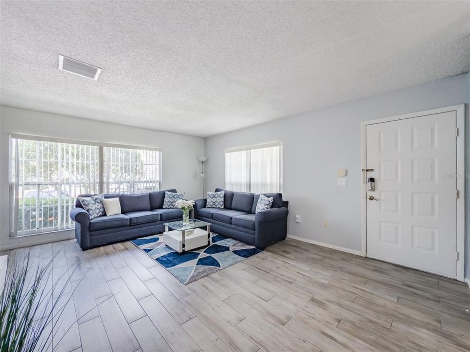 En Renta: $1,800 (2 camas, 1 baños, 1159 Pies cuadrados)