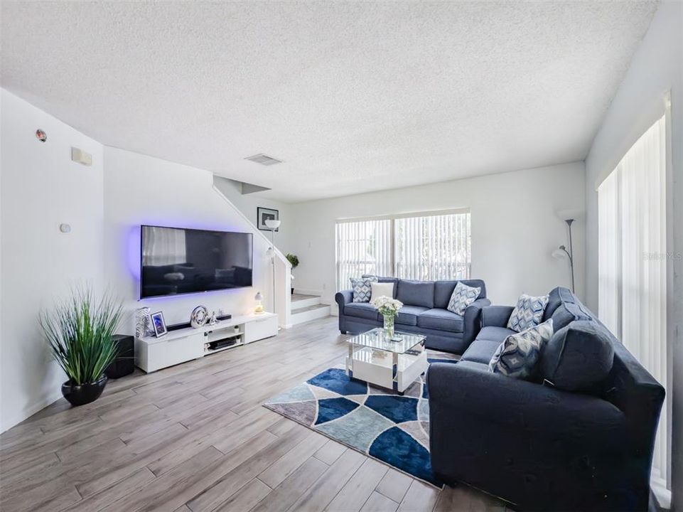 En Renta: $1,800 (2 camas, 1 baños, 1159 Pies cuadrados)