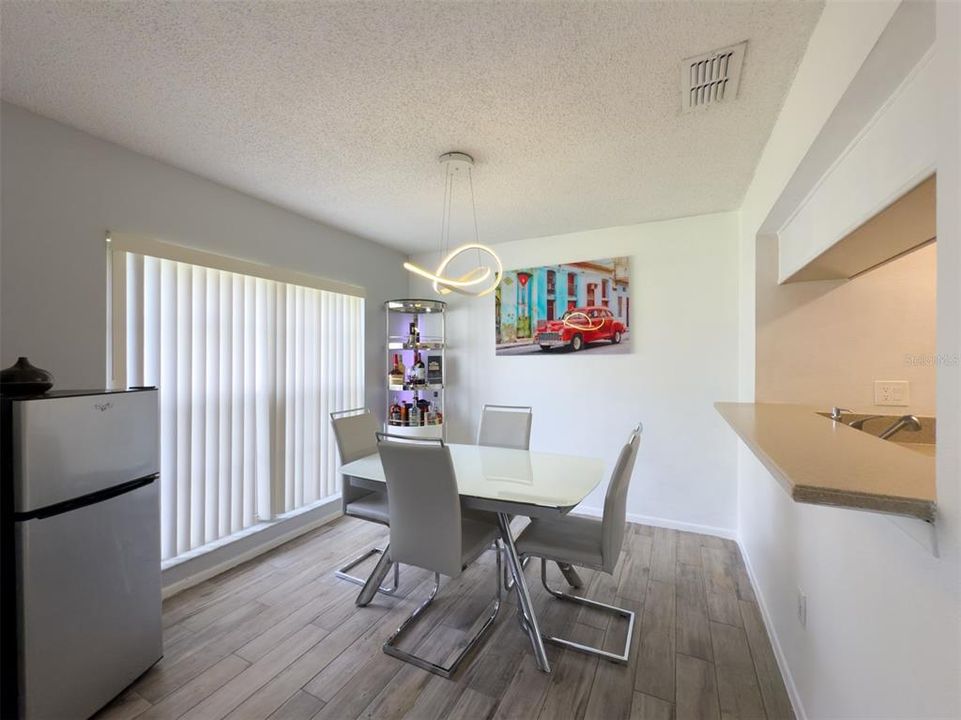 En Renta: $1,800 (2 camas, 1 baños, 1159 Pies cuadrados)