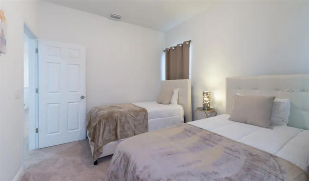 For Rent: $1,950 (4 beds, 2 baths, 1948 Square Feet)