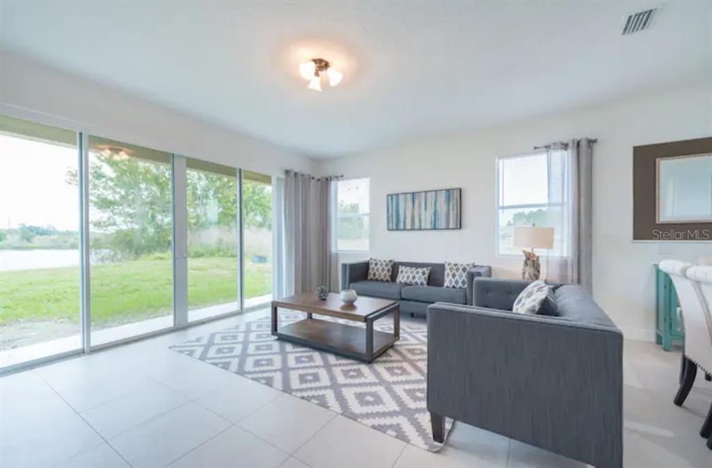 For Rent: $1,950 (4 beds, 2 baths, 1948 Square Feet)