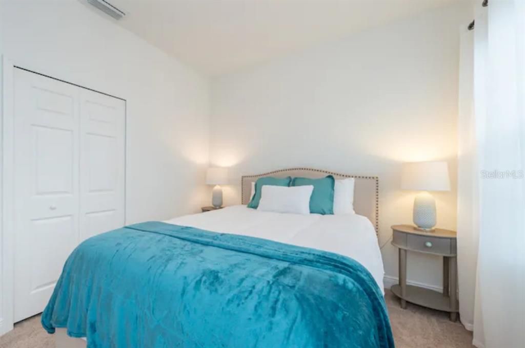 For Rent: $1,950 (4 beds, 2 baths, 1948 Square Feet)