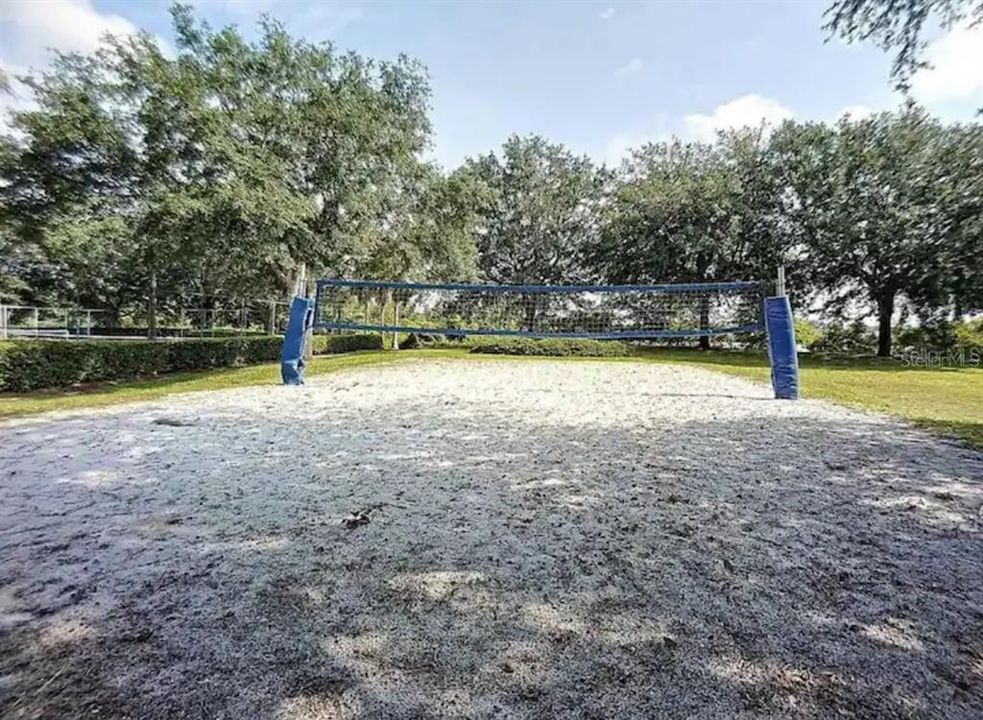 For Rent: $1,950 (4 beds, 2 baths, 1948 Square Feet)