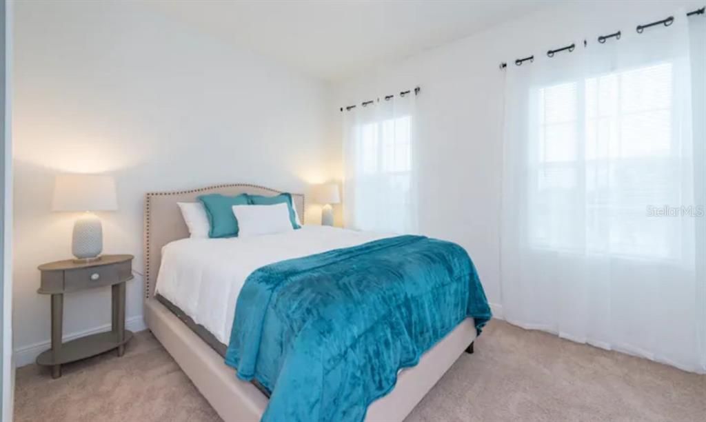 For Rent: $1,950 (4 beds, 2 baths, 1948 Square Feet)