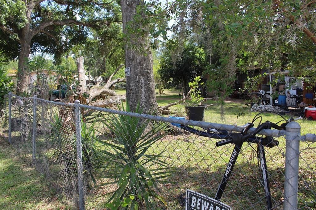 For Sale: $150,000 (2 beds, 1 baths, 728 Square Feet)