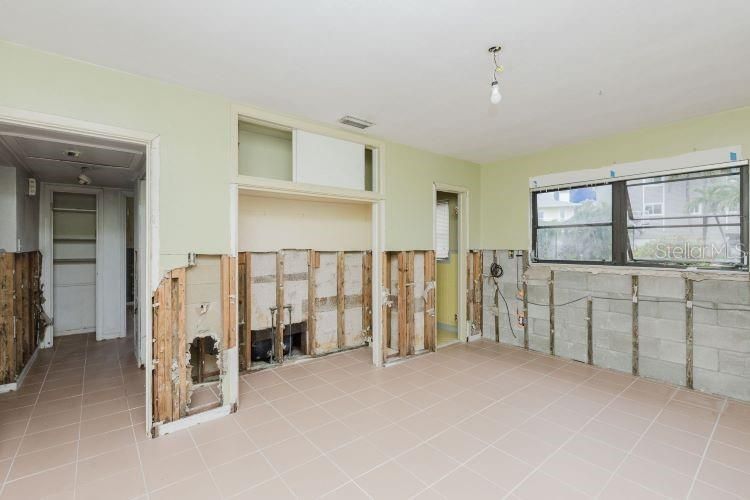 For Sale: $520,000 (3 beds, 2 baths, 1690 Square Feet)