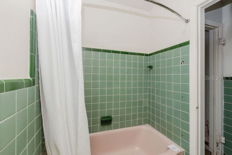 For Sale: $520,000 (3 beds, 2 baths, 1690 Square Feet)