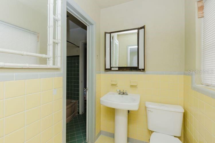 For Sale: $520,000 (3 beds, 2 baths, 1690 Square Feet)