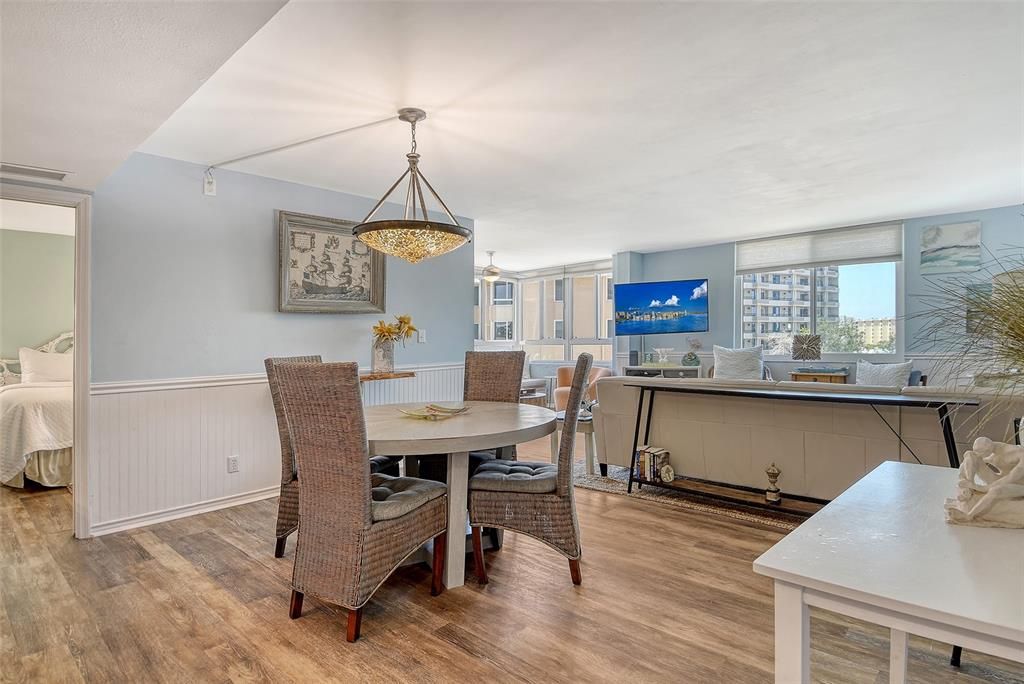 For Sale: $1,299,000 (2 beds, 2 baths, 1334 Square Feet)