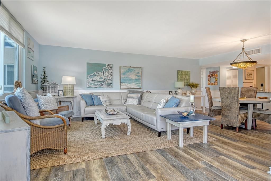 For Sale: $1,299,000 (2 beds, 2 baths, 1334 Square Feet)