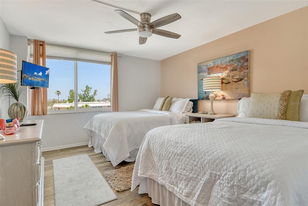 For Sale: $1,299,000 (2 beds, 2 baths, 1334 Square Feet)