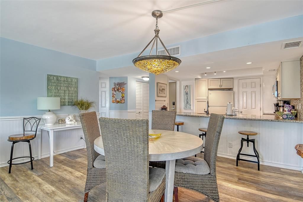 For Sale: $1,299,000 (2 beds, 2 baths, 1334 Square Feet)