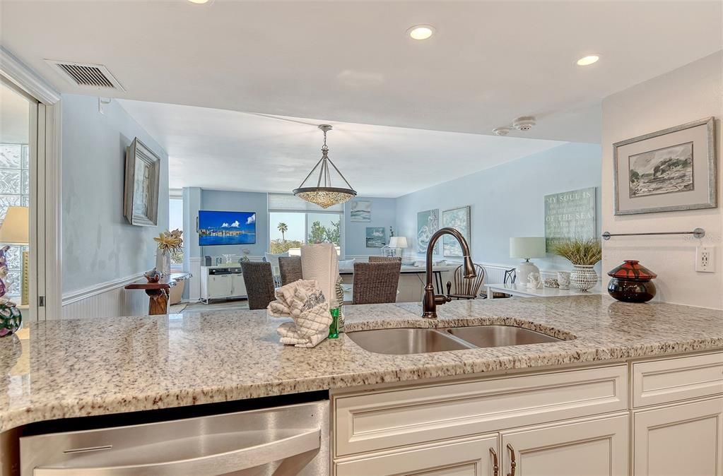 For Sale: $1,299,000 (2 beds, 2 baths, 1334 Square Feet)