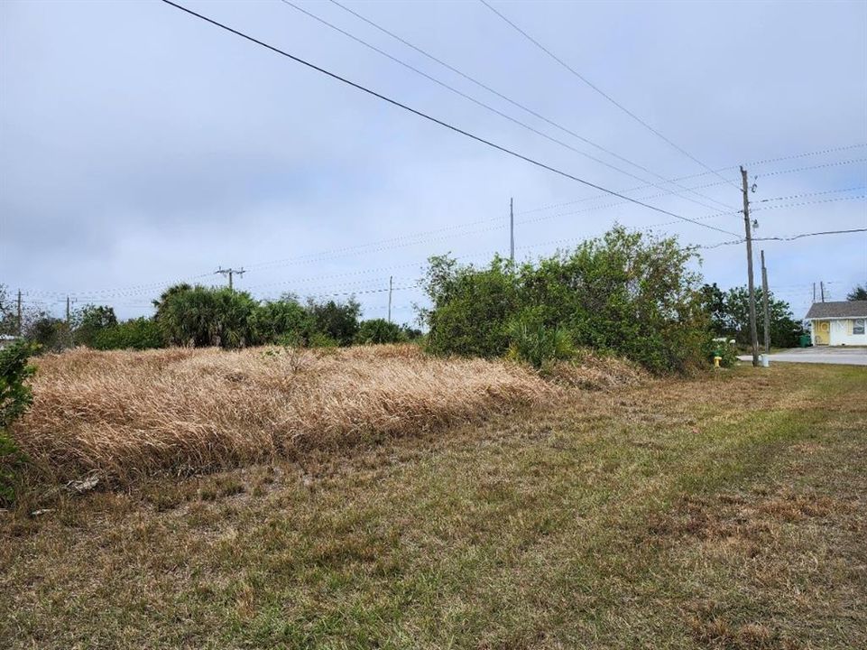 На продажу: $42,000 (0.35 acres)