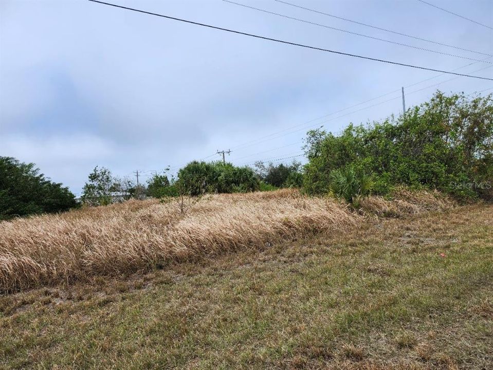 На продажу: $42,000 (0.35 acres)