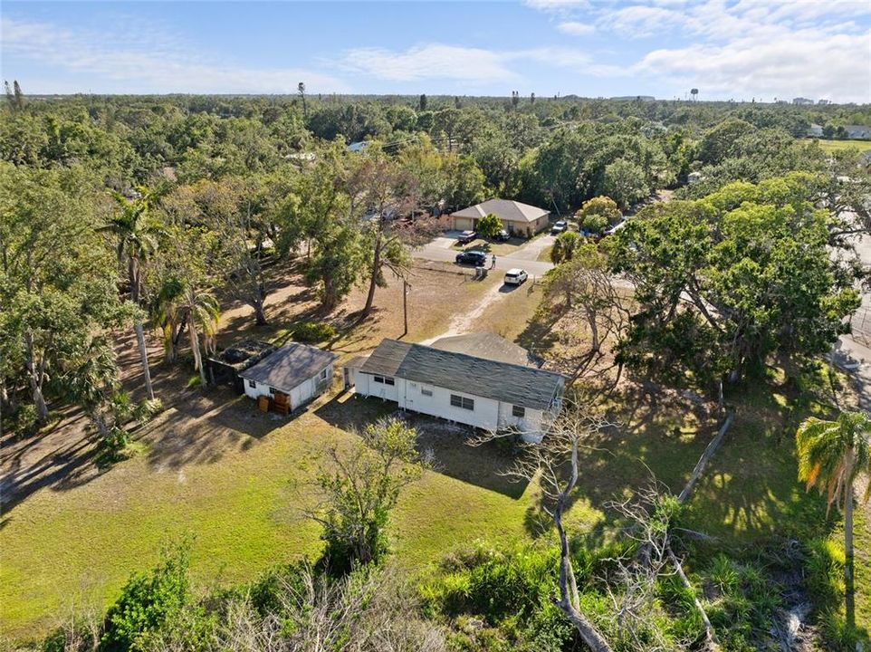 合同活跃: $400,000 (2 贝兹, 1 浴室, 1122 平方英尺)