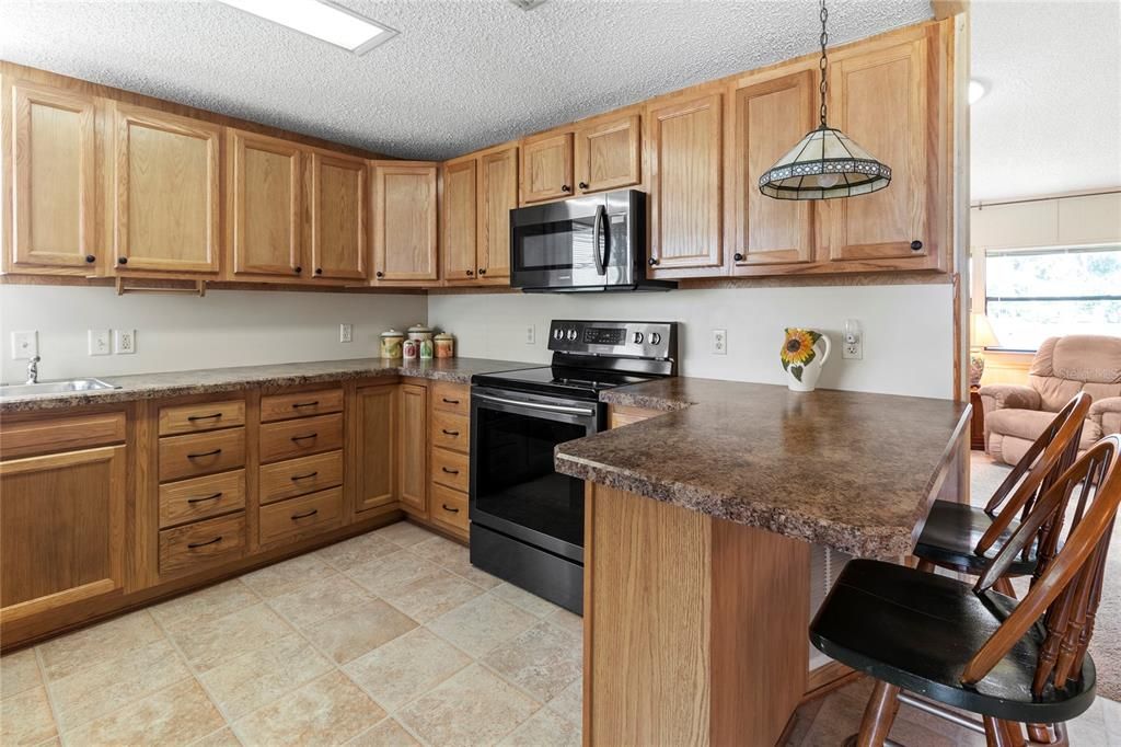 For Sale: $197,000 (2 beds, 2 baths, 1352 Square Feet)