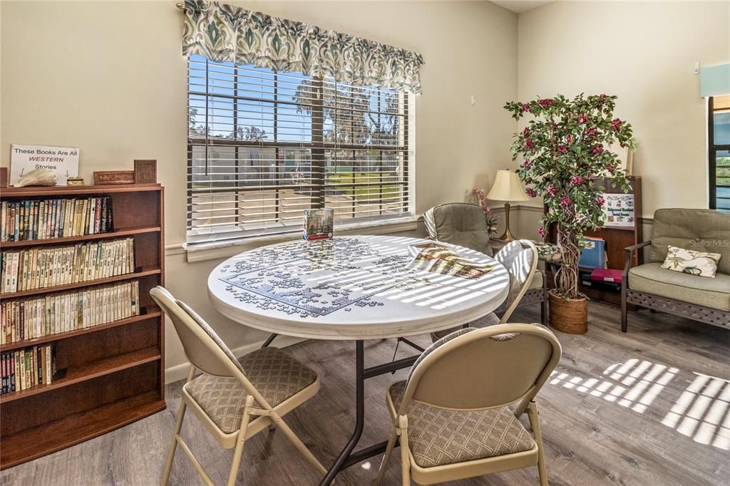 For Sale: $197,000 (2 beds, 2 baths, 1352 Square Feet)