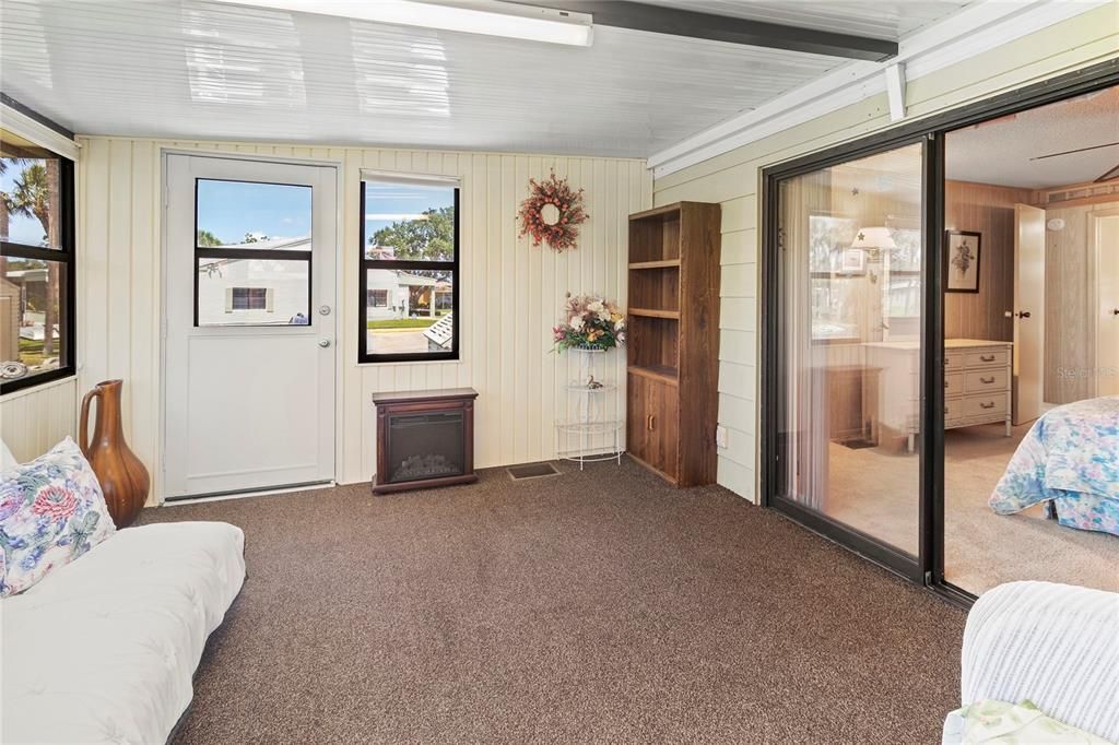 For Sale: $197,000 (2 beds, 2 baths, 1352 Square Feet)