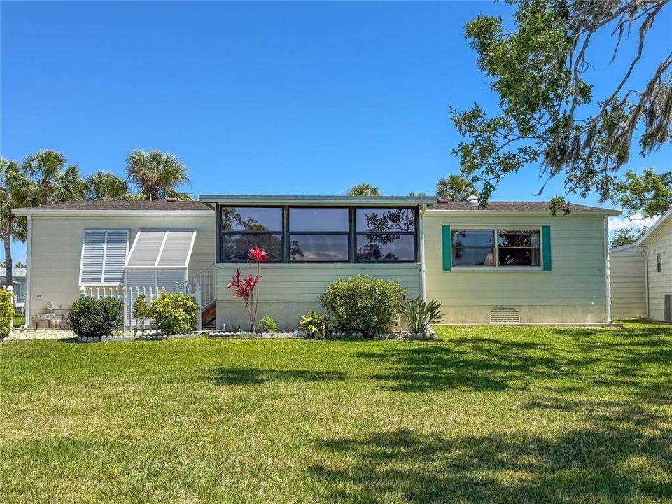 For Sale: $197,000 (2 beds, 2 baths, 1352 Square Feet)